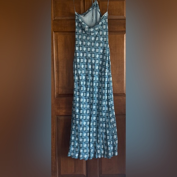 NEW WITH TAGS MNG blue print maxi dress -L
Women’s 4/6 - Picture 7 of 11